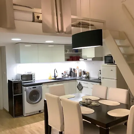Quiet, Spacious And New 72m2 Old Town - Perfect For 4-6 * Prága