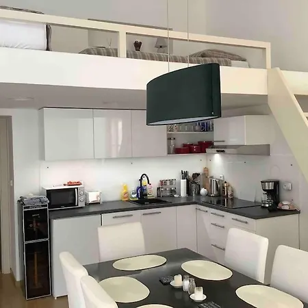 Quiet, Spacious And New 72m2 Old Town - Perfect For 4-6 * براغ