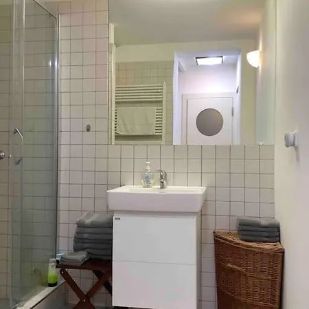 شقة Quiet, Spacious And New 72m2 Old Town - Perfect For 4-6 *