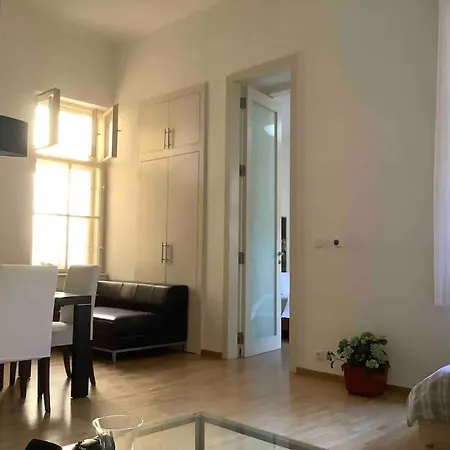 Quiet, Spacious And New 72m2 Old Town - Perfect For 4-6 شقة *