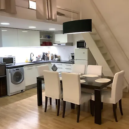 Quiet, Spacious And New 72m2 Old Town - Perfect For 4-6 * براغ