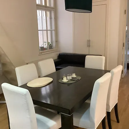 شقة Quiet, Spacious And New 72m2 Old Town - Perfect For 4-6 براغ