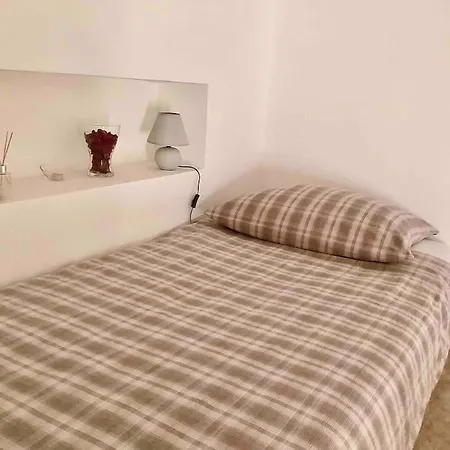 شقة Quiet, Spacious And New 72m2 Old Town - Perfect For 4-6 براغ