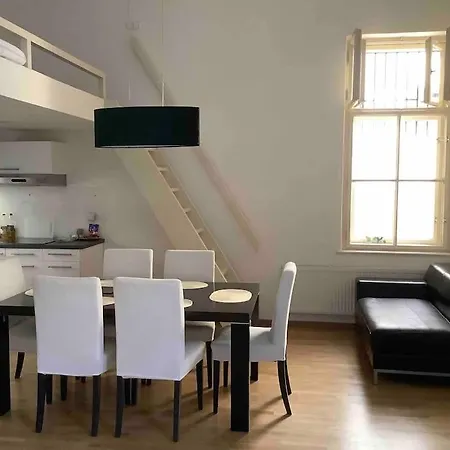 Quiet, Spacious And New 72m2 Old Town - Perfect For 4-6 פראג